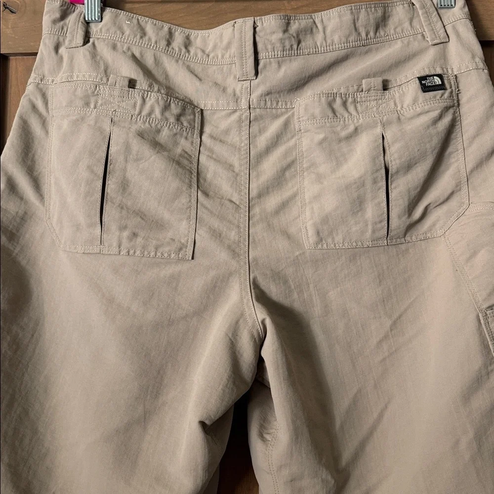 North Face Mens Cargo Shorts Beige zip Velcro Pockets hiking camping outdoors